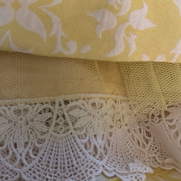 MOULINETTE SOEURS
Anthropologie Yellow Floral Dress Sleeveless Lace Size 4 Party - Picture 8 of 9